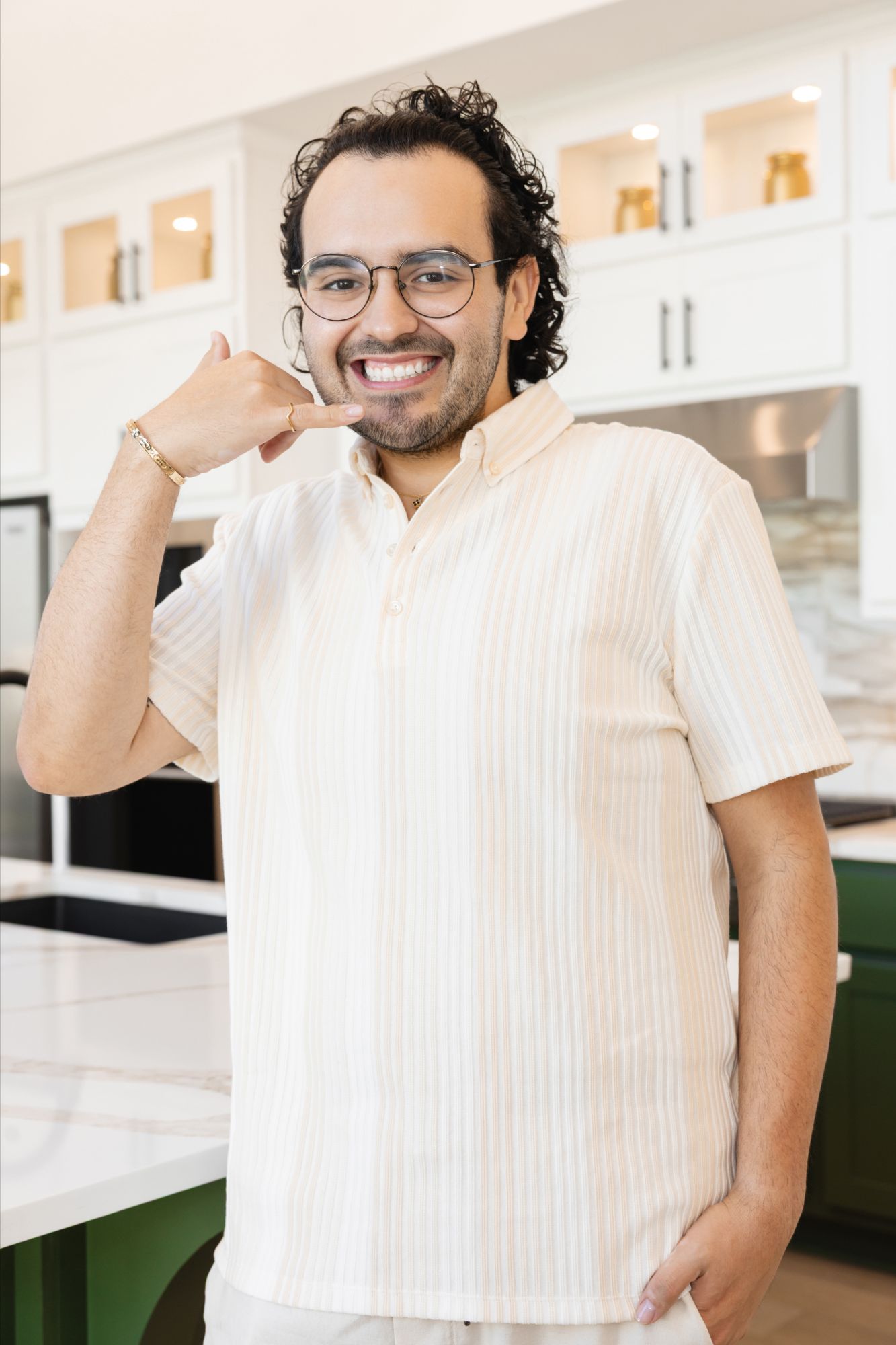 Anthony Sanchez inviting agents to call or text him