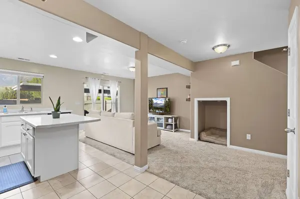 108 W ARLINGTON N, Harrisville, UT 84414