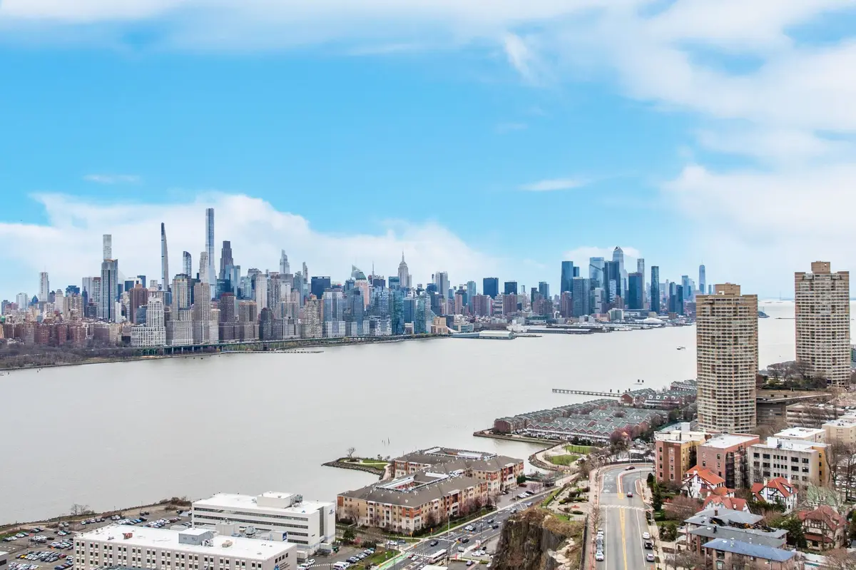 7855 JF Kennedy Blvd E #26E, North Bergen, NJ 07047-5900