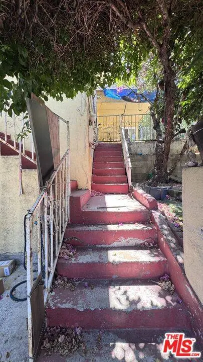 1065 N Gage Ave, Los Angeles, CA 90063