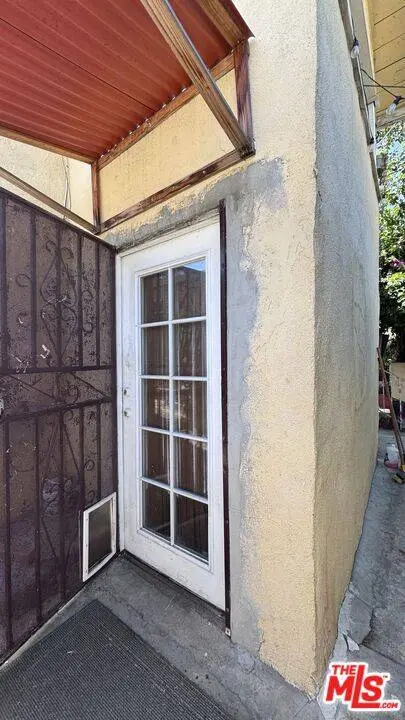 1065 N Gage Ave, Los Angeles, CA 90063