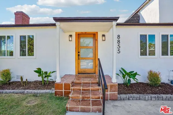 8855 Lilienthal Ave, Los Angeles, CA 90045