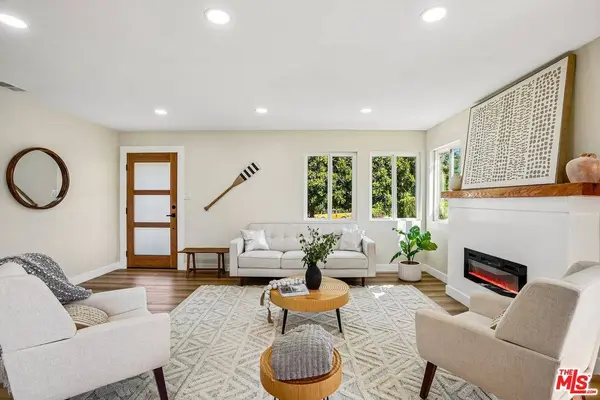 8855 Lilienthal Ave, Los Angeles, CA 90045