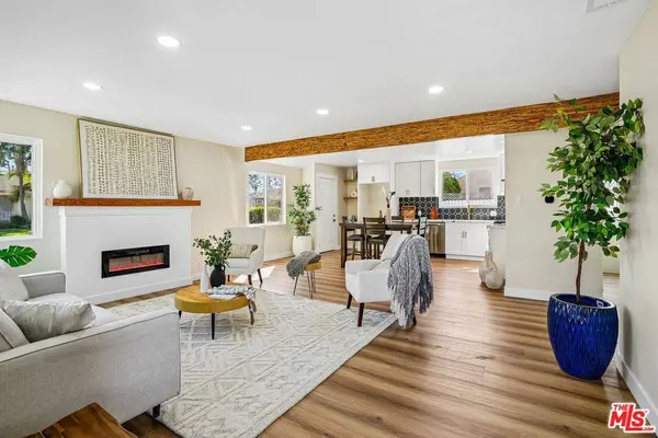 8855 Lilienthal Ave, Los Angeles, CA 90045