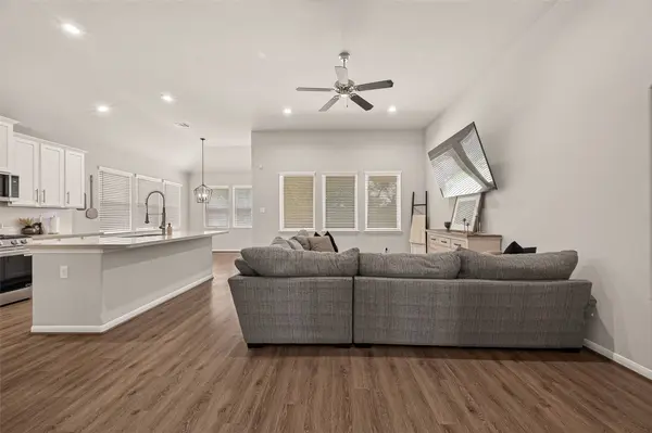 1665 Morgan Trail DR, Alvin, TX 77511