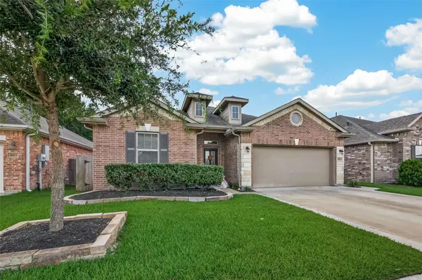 1665 Morgan Trail DR, Alvin, TX 77511