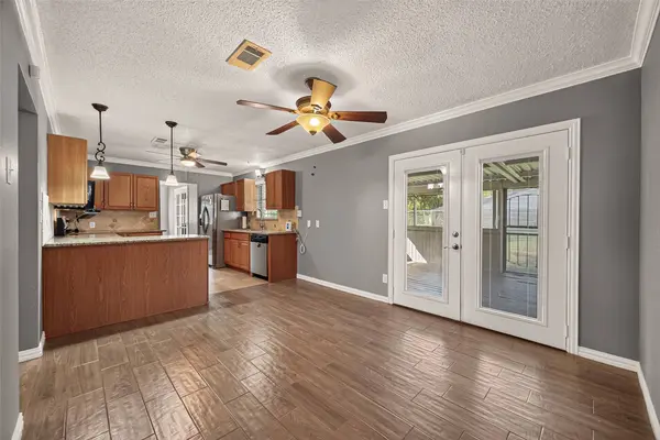 7502 Nightingale CIR, Texas City, TX 77591