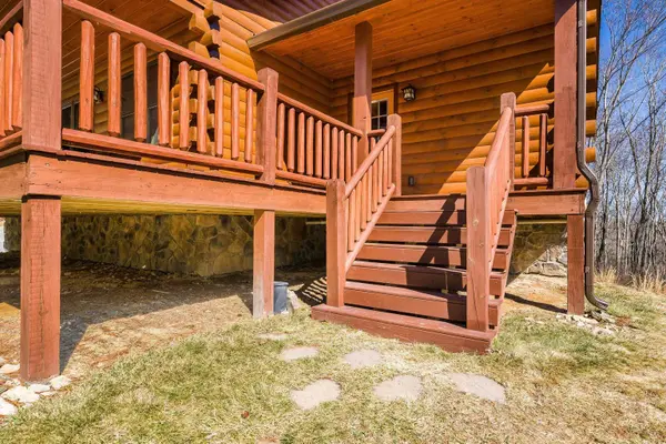 16252 CRABTREE FALLS HWY, Vesuvius, VA 24483