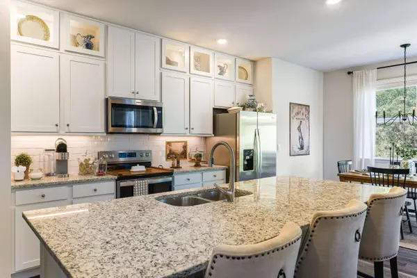 411 STONEWALL JACKSON BLVD, Staunton, VA 24401