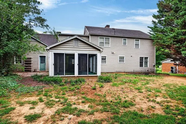 2818 PLANTATION LN, Waynesboro, VA 22980