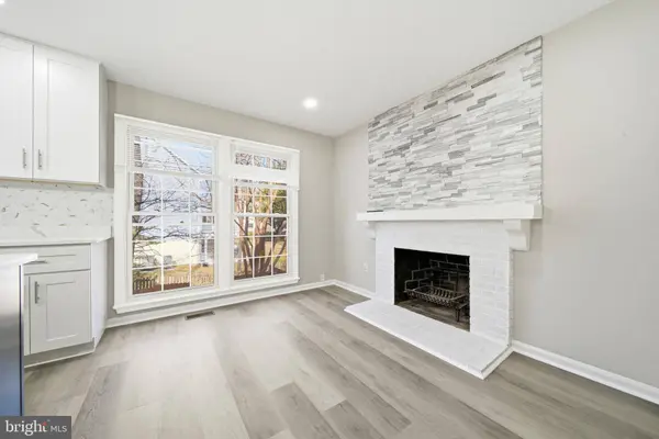 10360 HAMPSHIRE GREEN AVE, Fairfax, VA 22032