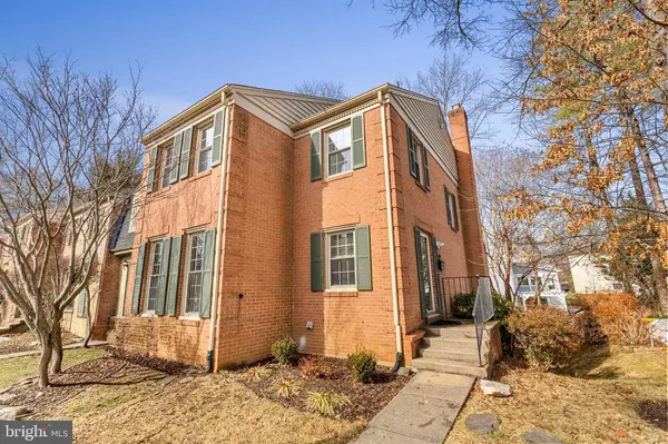 10360 HAMPSHIRE GREEN AVE, Fairfax, VA 22032