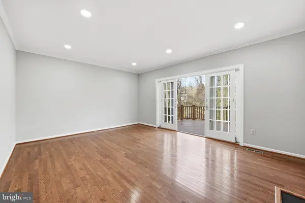 5872 LANGTON DR, Alexandria, VA 22310