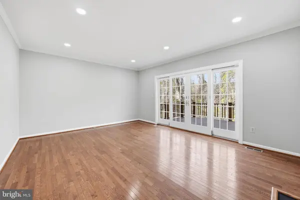 5872 LANGTON DR, Alexandria, VA 22310