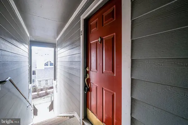 7012 IRWELL LN #14E, Alexandria, VA 22315