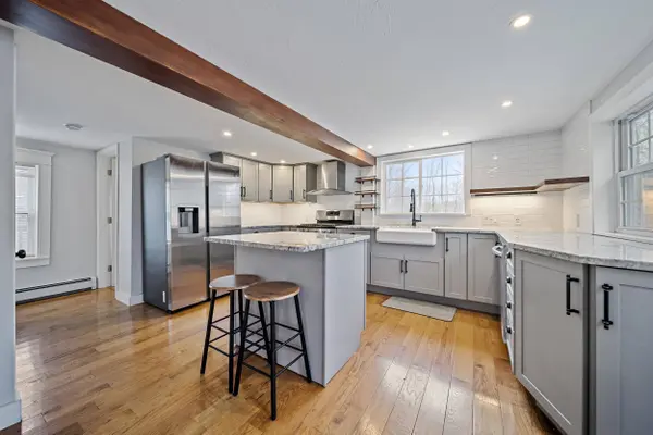 79 Haverhill RD, Chester, NH 03036