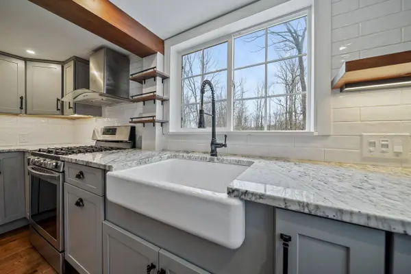 79 Haverhill RD, Chester, NH 03036