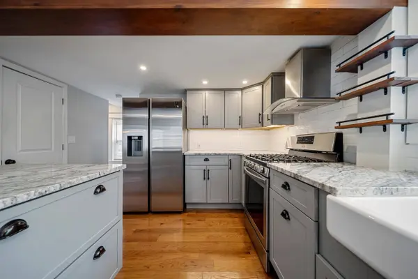 79 Haverhill RD, Chester, NH 03036