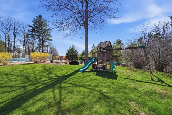 149 Crawford RD, Chester, NH 03036