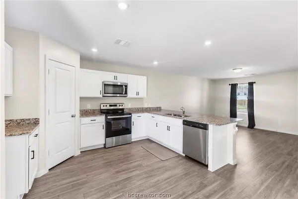 6044 Toby Bend, Bryan, TX 77807