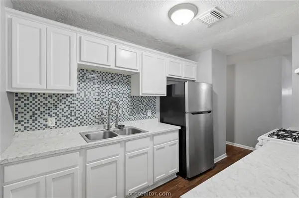 502 W 14th ST, Bryan, TX 77803