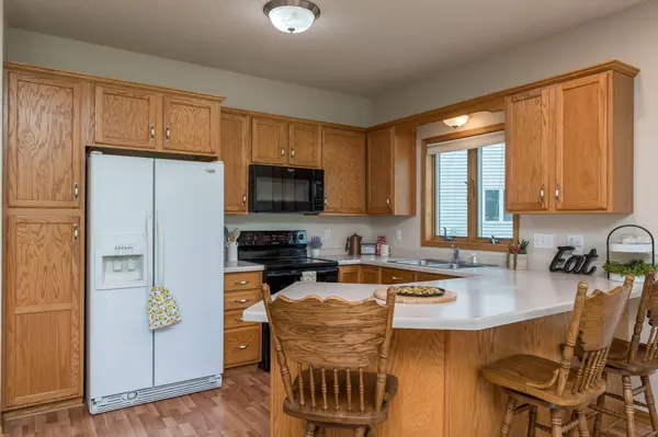 416 Buckshot CT, Kenyon, MN 55946