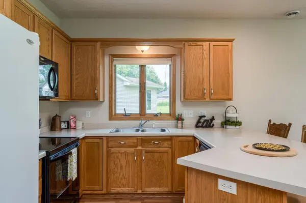 416 Buckshot CT, Kenyon, MN 55946