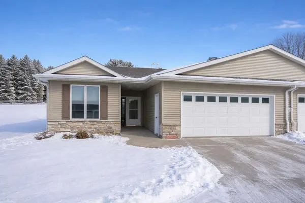 416 Buckshot CT, Kenyon, MN 55946