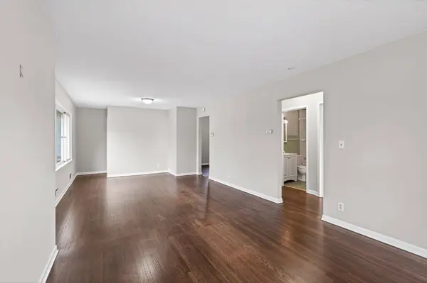 121 Roselawn AVE E, Maplewood, MN 55117