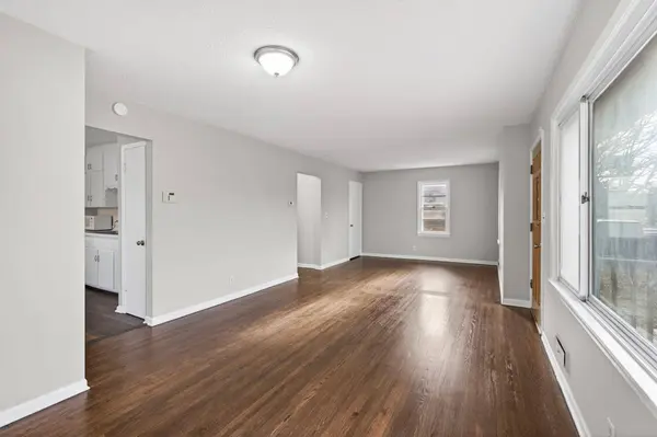 121 Roselawn AVE E, Maplewood, MN 55117