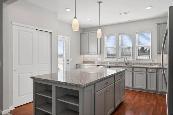 19572 102nd PL, Rogers, MN 55374