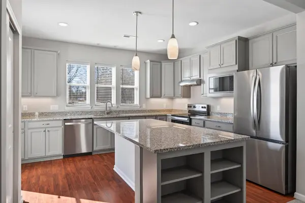 19572 102nd PL, Rogers, MN 55374