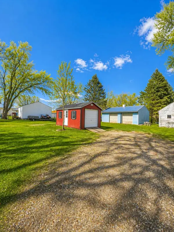 8655 8th AVE, New Auburn, MN 55366