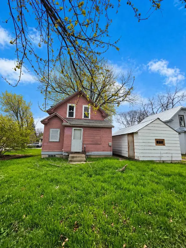 306 S Redwood ST, Winthrop, MN 55396