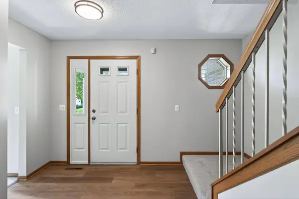 688 Eagle Ridge RD, Woodbury, MN 55125