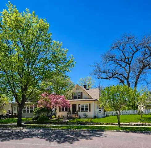 212 2nd ST S, Waterville, MN 56096