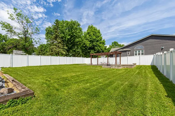 721 Chatham ST, Saint Peter, MN 56082