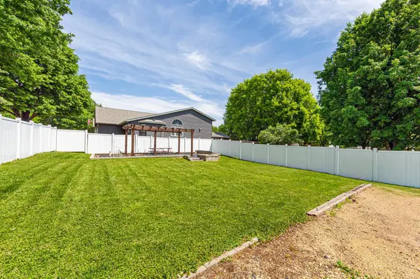 721 Chatham ST, Saint Peter, MN 56082