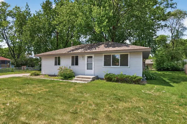 2901 114th AVE NW, Coon Rapids, MN 55433