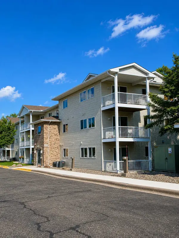 875 Bahls DR #107, Hastings, MN 55033