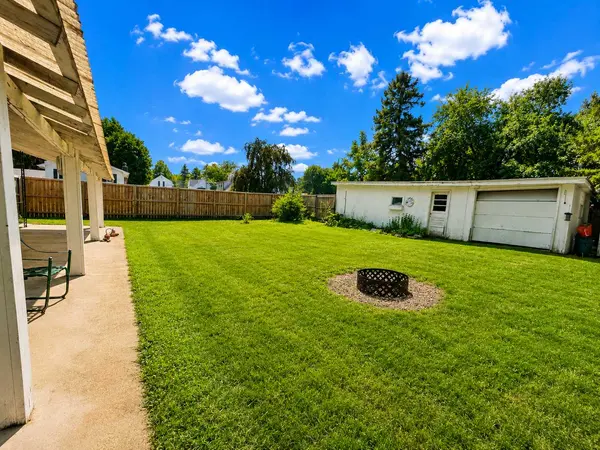 416 1st ST, Kenyon, MN 55946