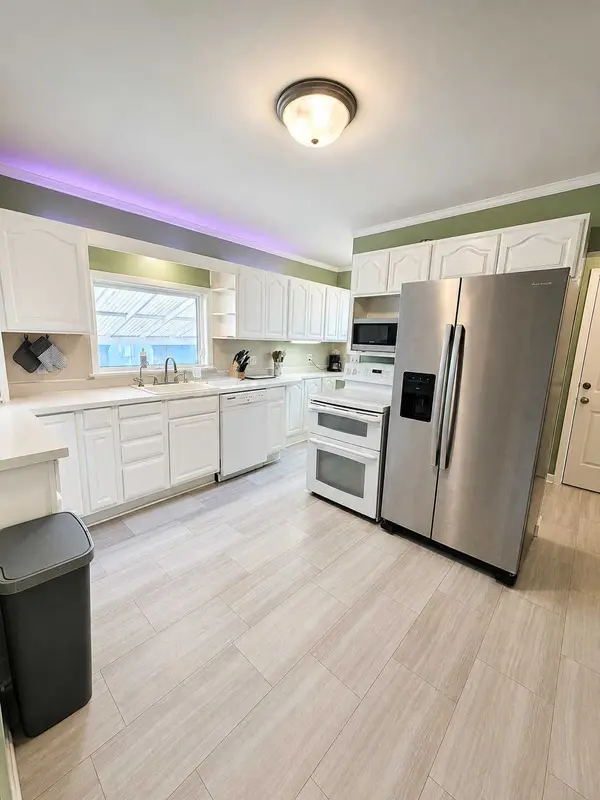 416 1st ST, Kenyon, MN 55946