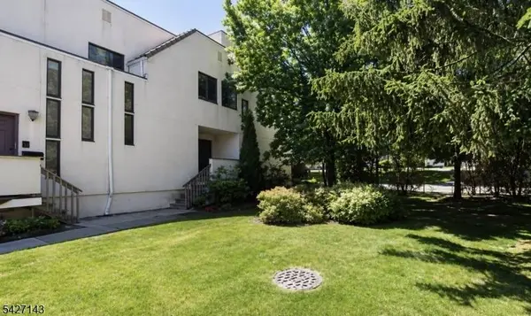 33 Cerone Ct, West Orange Twp., NJ 07052