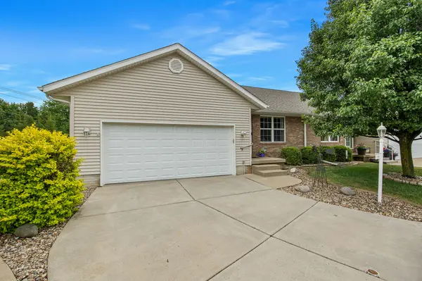 100 Marvin Ct, Metamora, IL 61548-8607