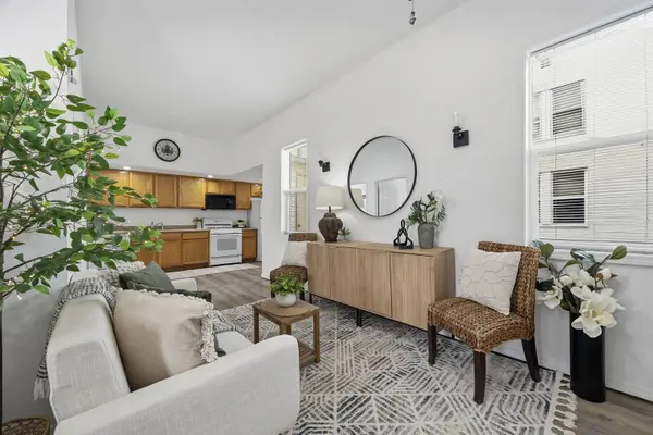 910 N Mason ST, Bloomington, IL 61701