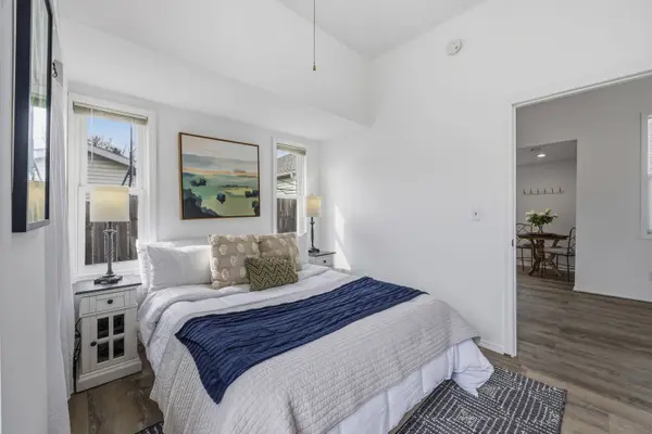 910 N Mason Street, Bloomington, IL 61701