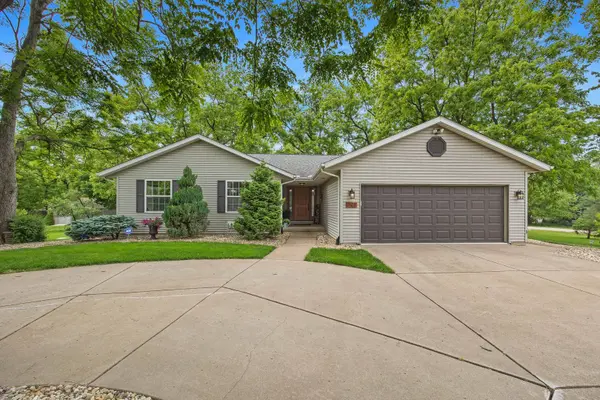 1297 N Forrest DR, Metamora, IL 61548