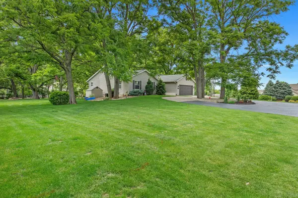 1297 N Forrest DR, Metamora, IL 61548