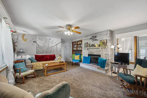 901 E ADAMS ST, Washington, IL 61571