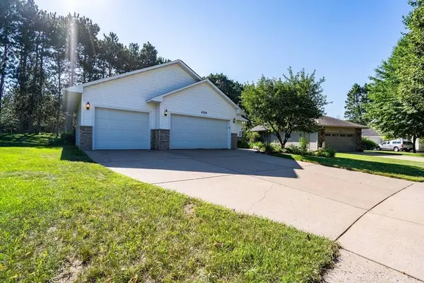 4309 Pine Meadow DR, Eau Claire, WI 54701